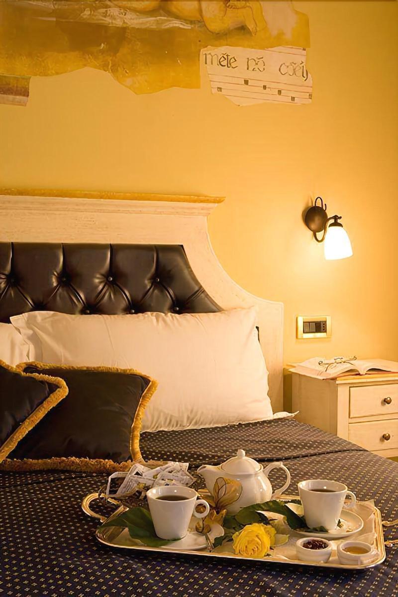 ホテル Relais Madonna Di Campagna バスティーア・ウンブラ エクステリア 写真