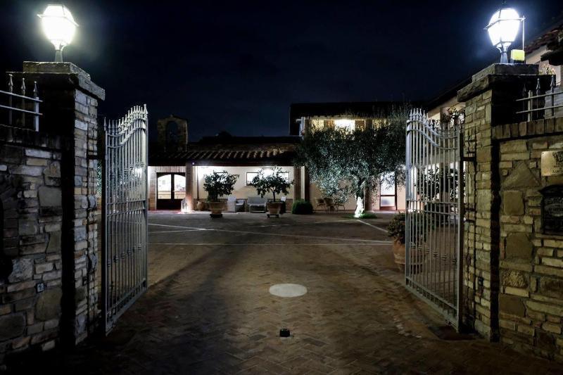 ホテル Relais Madonna Di Campagna バスティーア・ウンブラ エクステリア 写真