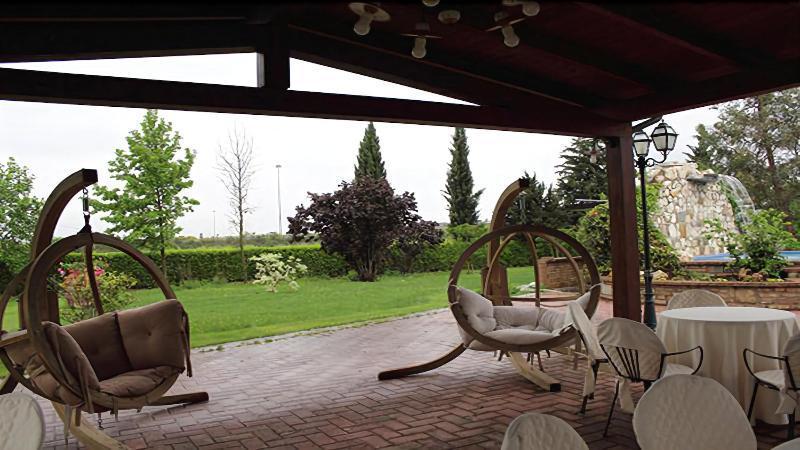 ホテル Relais Madonna Di Campagna バスティーア・ウンブラ エクステリア 写真
