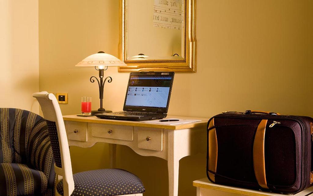 ホテル Relais Madonna Di Campagna バスティーア・ウンブラ 部屋 写真