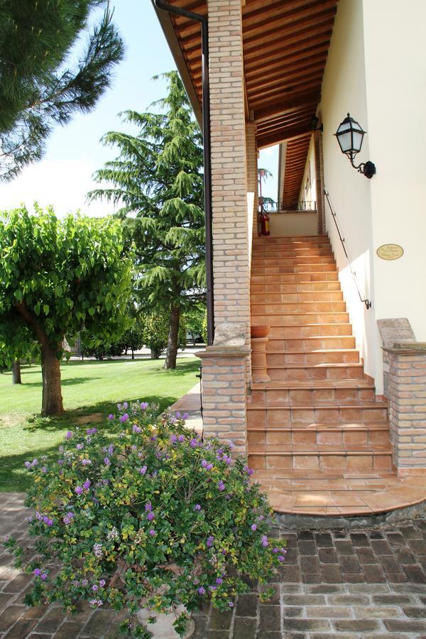 ホテル Relais Madonna Di Campagna バスティーア・ウンブラ エクステリア 写真
